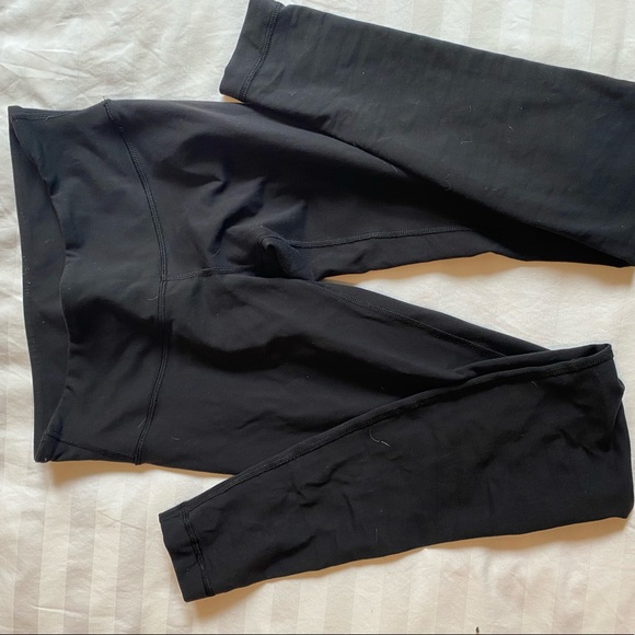 Classic Black Lululemon Leggings - Picture 1 of 4